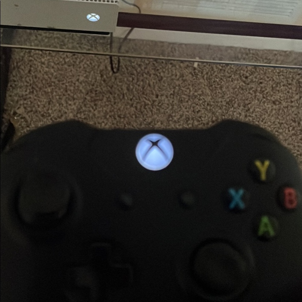 Selling Xbox 1 - Picture 3 of 5